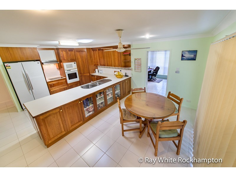 9 Samuel Crescent, Parkhurst QLD 4702