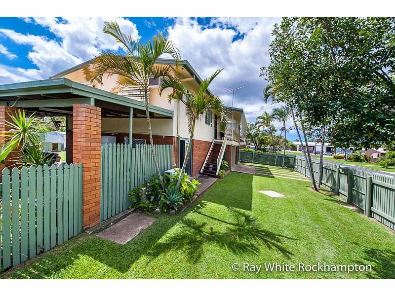 93 Stenlake Avenue, Kawana QLD 4701
