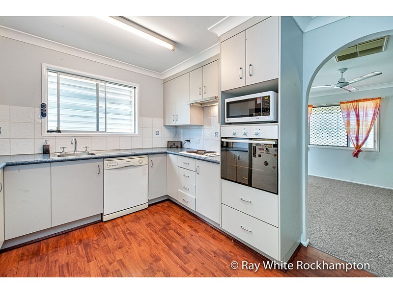 93 Stenlake Avenue, Kawana QLD 4701