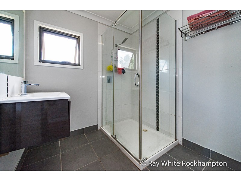 93 Stenlake Avenue, Kawana QLD 4701