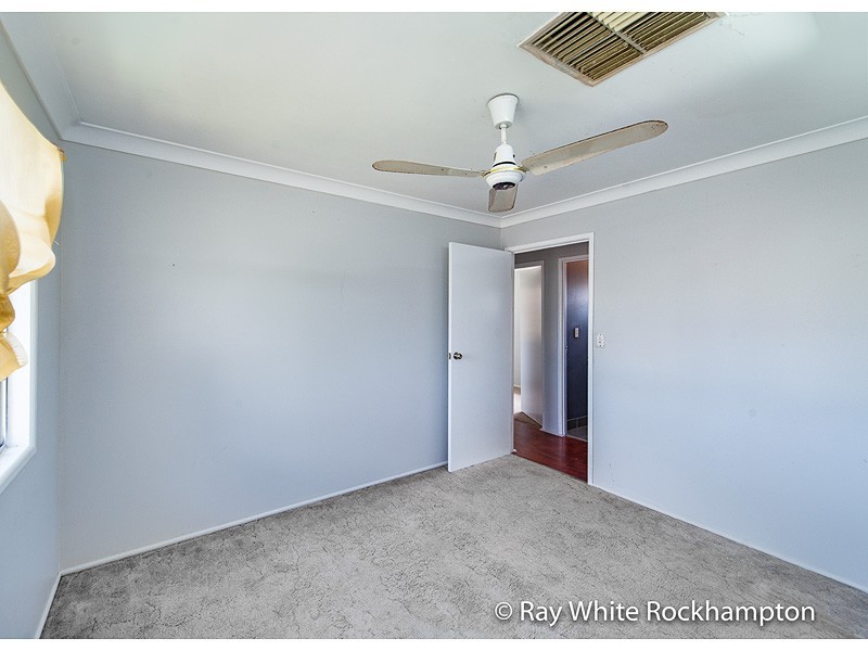 93 Stenlake Avenue, Kawana QLD 4701