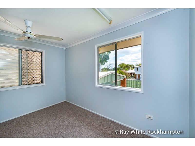 93 Stenlake Avenue, Kawana QLD 4701