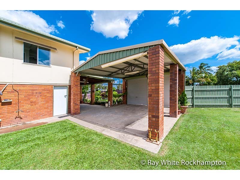 93 Stenlake Avenue, Kawana QLD 4701