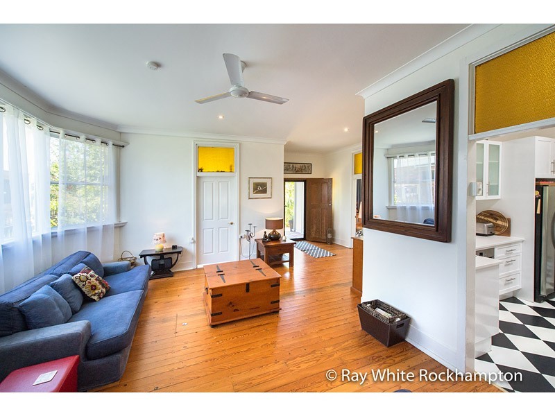 9 Henry Street, The Range QLD 4700