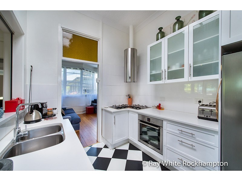 9 Henry Street, The Range QLD 4700
