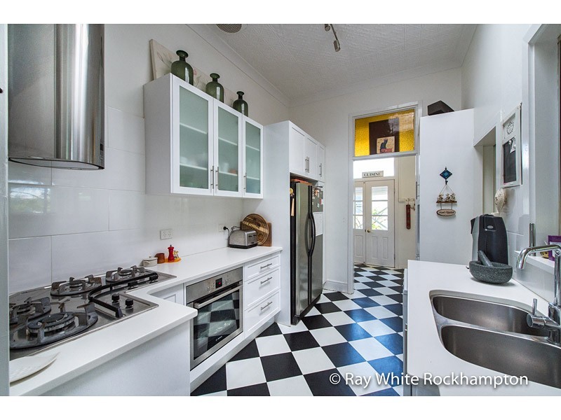 9 Henry Street, The Range QLD 4700
