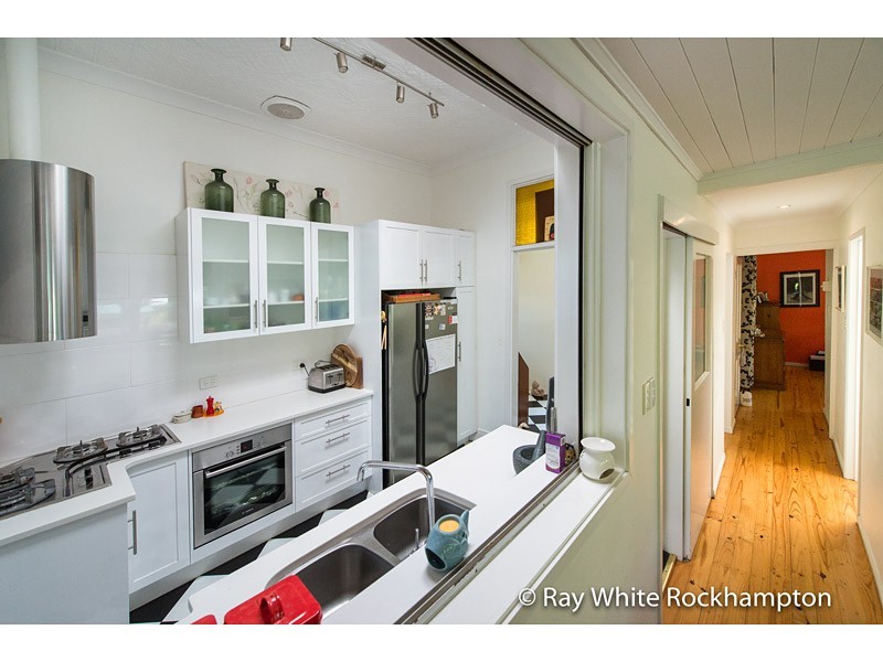 9 Henry Street, The Range QLD 4700