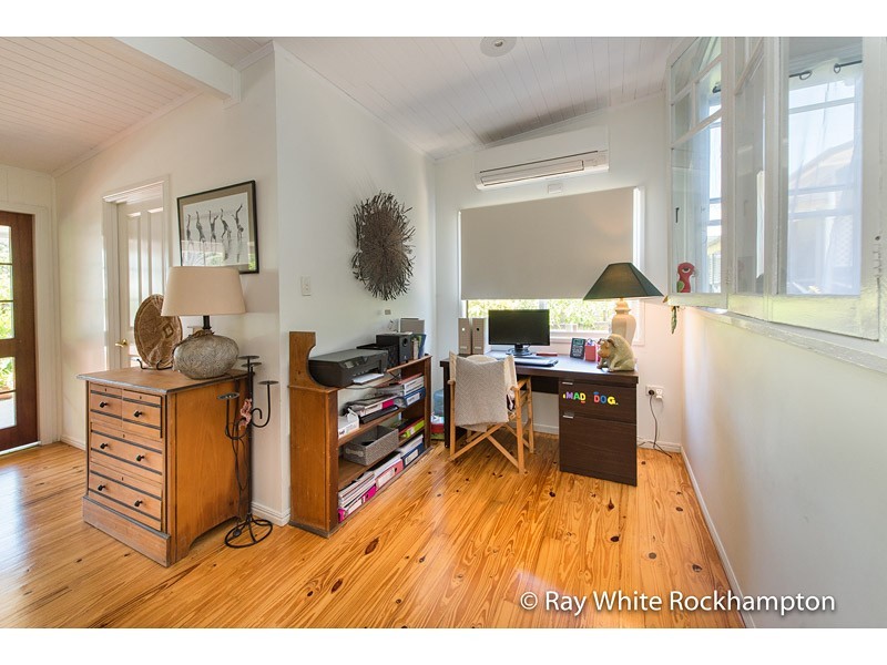 9 Henry Street, The Range QLD 4700
