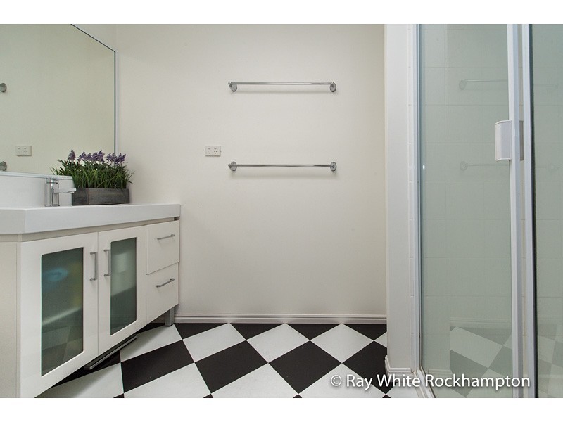 9 Henry Street, The Range QLD 4700