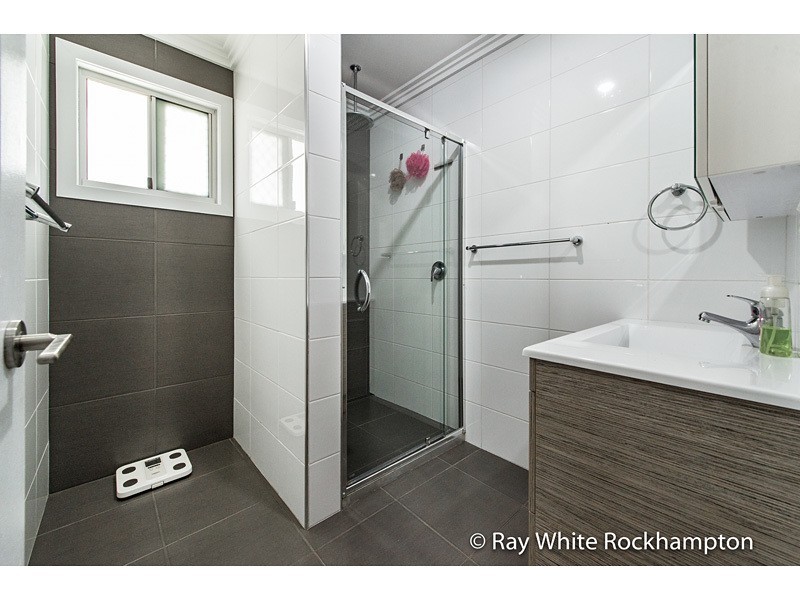 12 Crick Street, Kawana QLD 4701