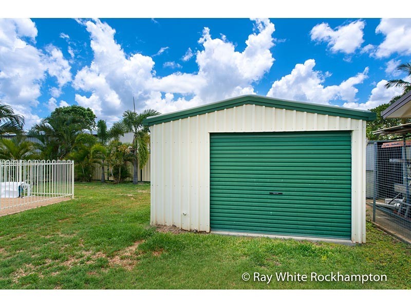 16 Davidson Street, Park Avenue QLD 4701