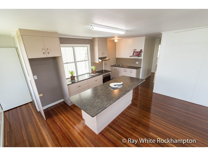 16 Davidson Street, Park Avenue QLD 4701