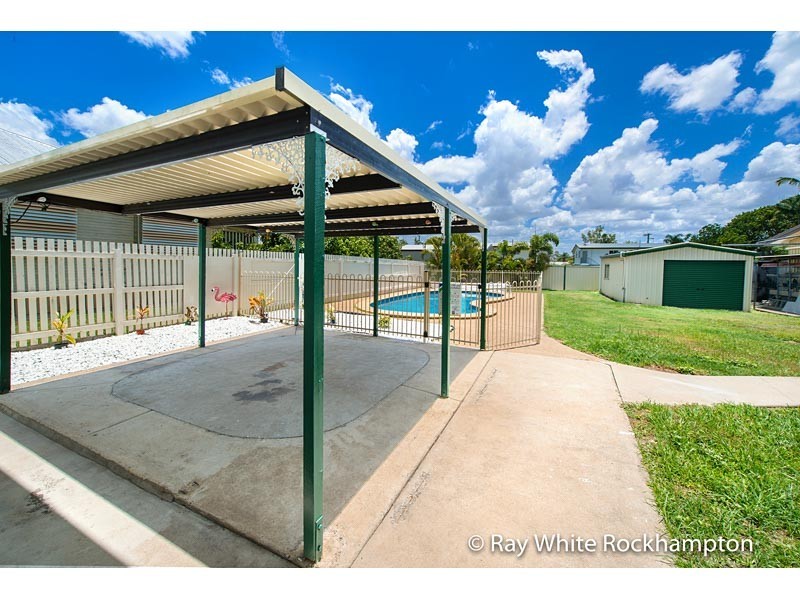 16 Davidson Street, Park Avenue QLD 4701