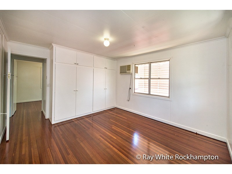 16 Davidson Street, Park Avenue QLD 4701