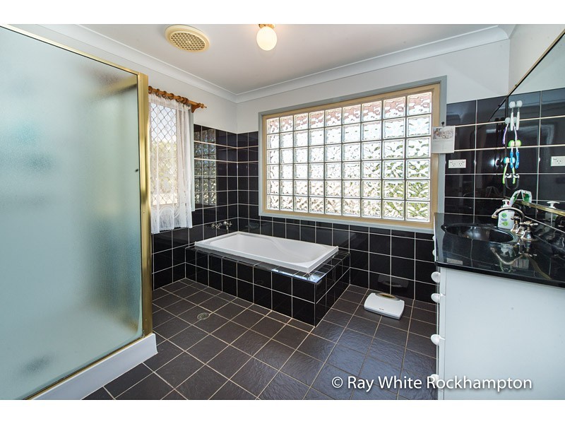 12 Schlencker Drive, Glenlee QLD 4711