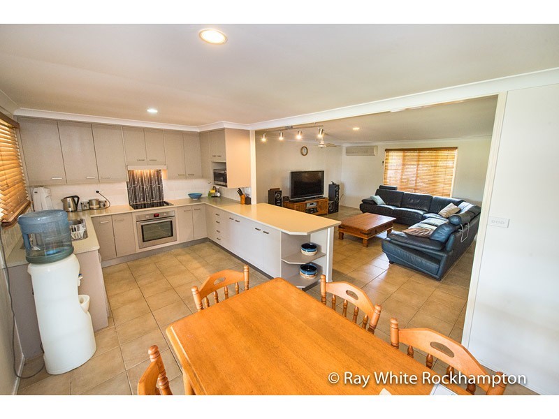 17 Donovan Crescent, Gracemere QLD 4702