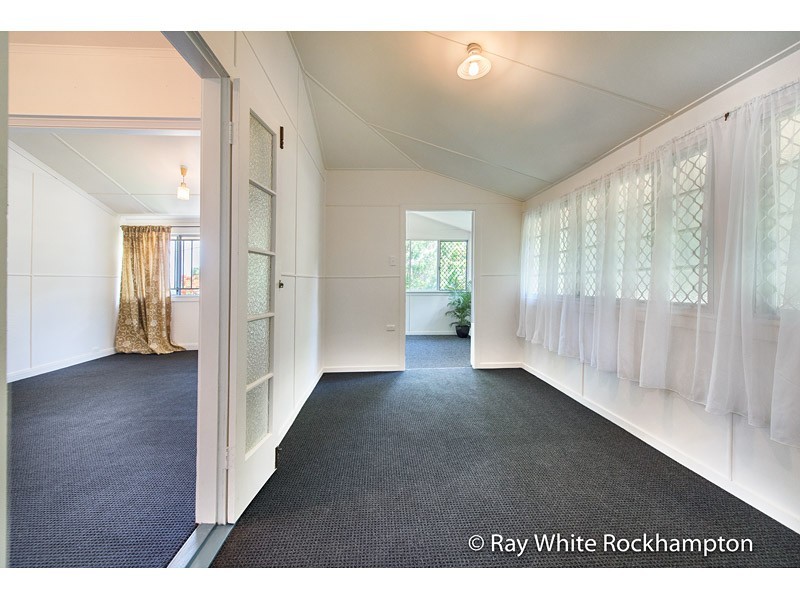 8 Macgregor Street, The Range QLD 4700