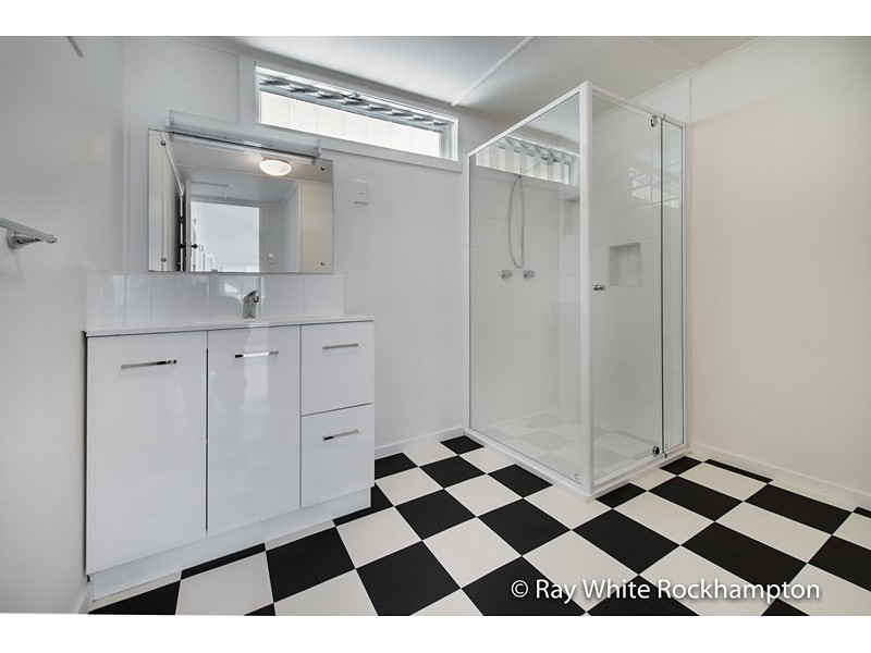 8 Macgregor Street, The Range QLD 4700