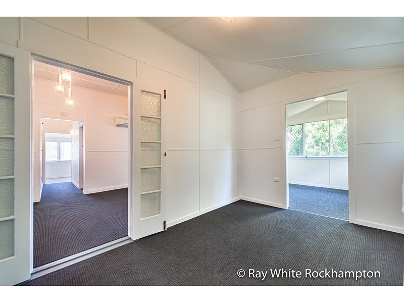 8 Macgregor Street, The Range QLD 4700