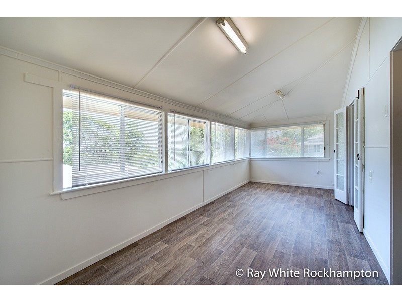 8 Macgregor Street, The Range QLD 4700
