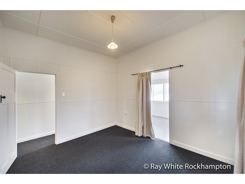8 Macgregor Street, The Range QLD 4700