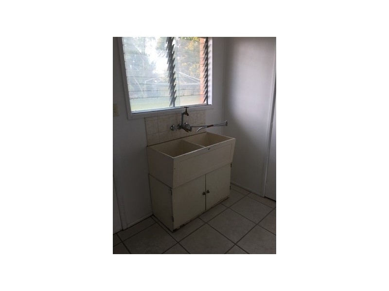 2/22 Thackeray Street, Park Avenue QLD 4701