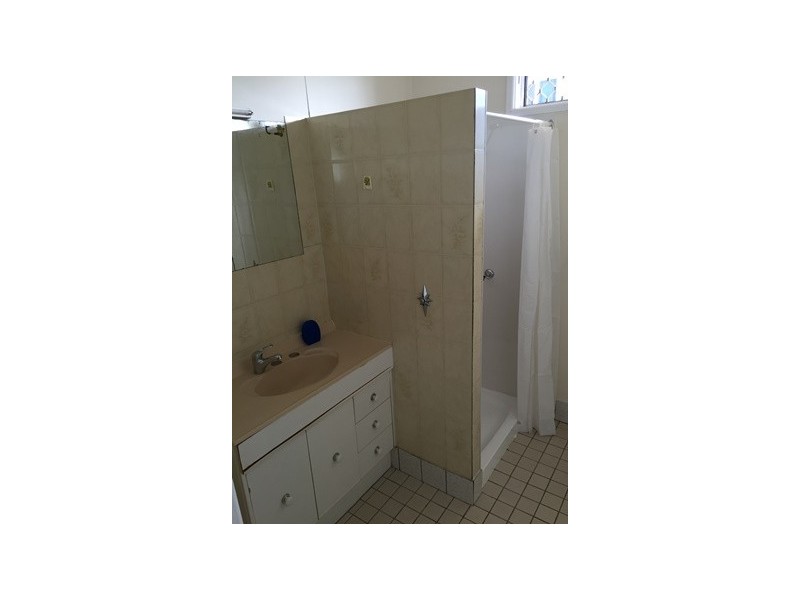 2/22 Thackeray Street, Park Avenue QLD 4701