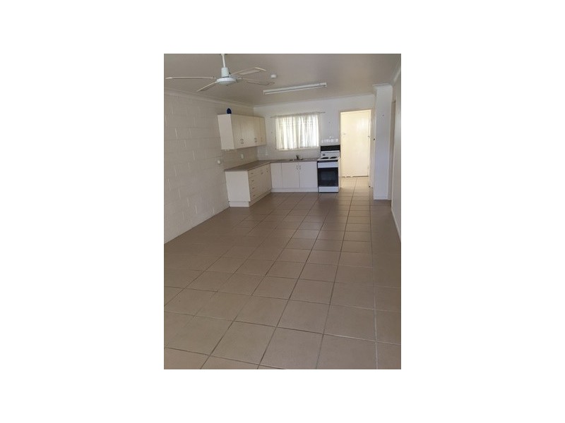 1/22 Thackeray Street, Park Avenue QLD 4701