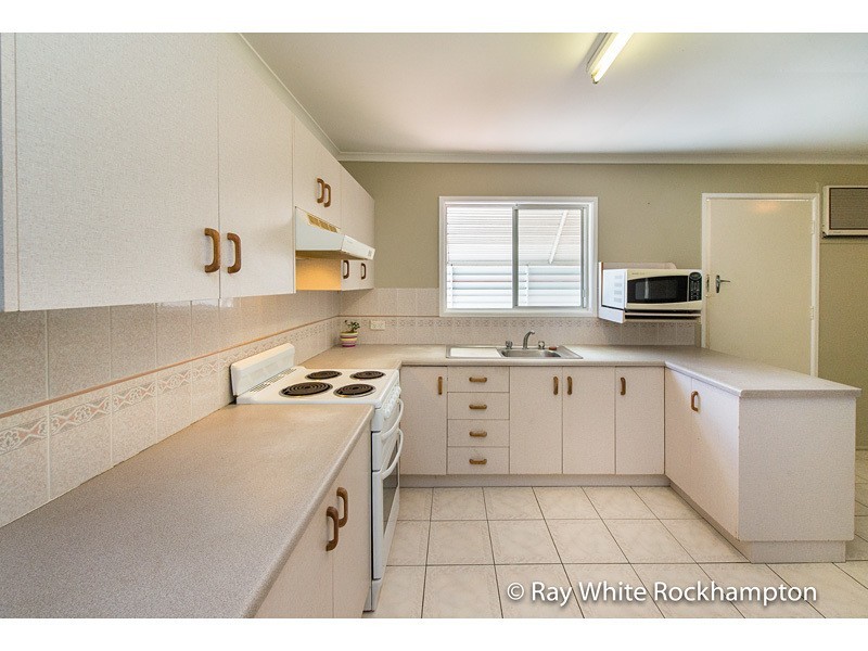 62 Gray Street, Park Avenue QLD 4701