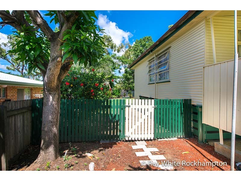 469 Crane Avenue, Kawana QLD 4701