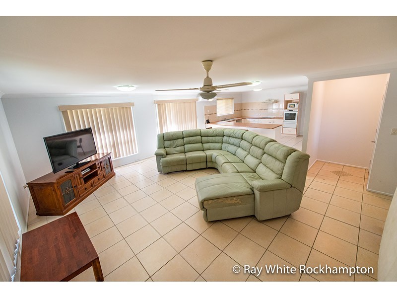 10 Van Haeren Street, Kawana QLD 4701