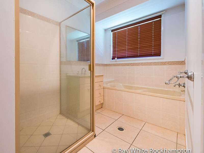 10 Van Haeren Street, Kawana QLD 4701