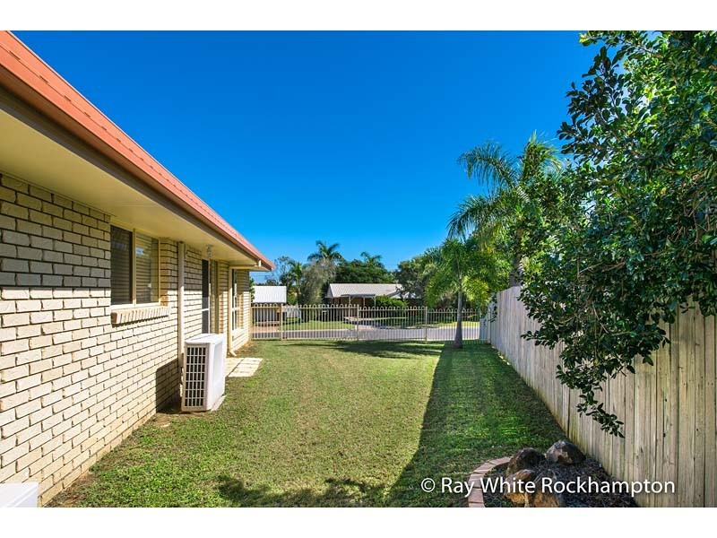 10 Van Haeren Street, Kawana QLD 4701