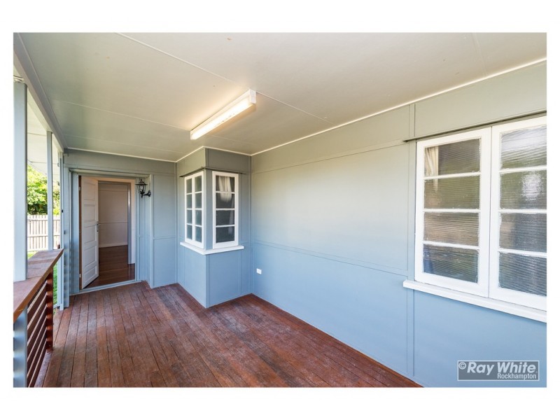 16 Denning Street, Park Avenue QLD 4701