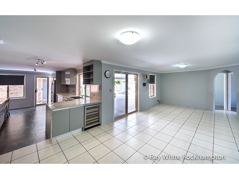 7 Hendy Drive, Glenlee QLD 4711