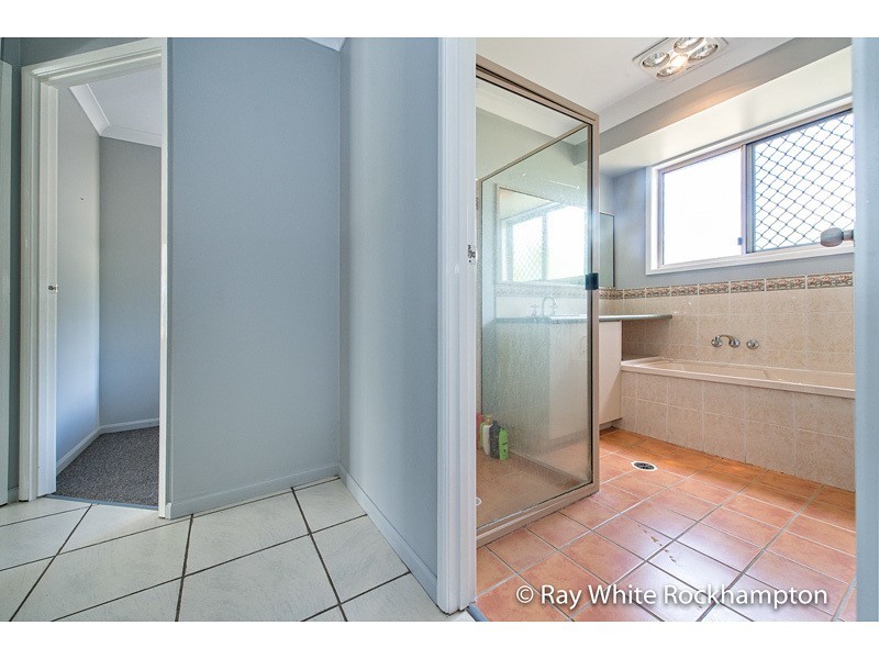 7 Hendy Drive, Glenlee QLD 4711