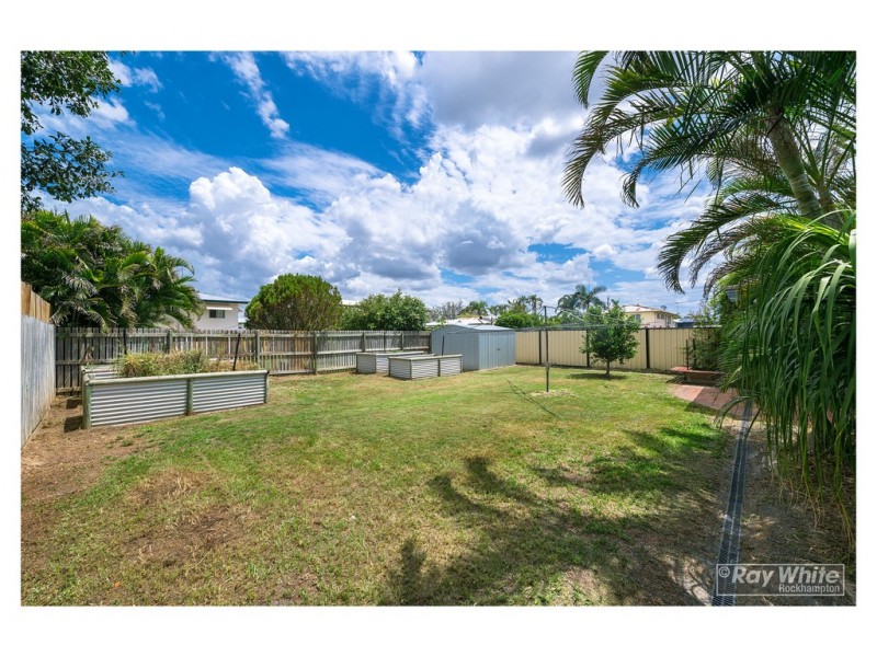 226 Richardson Road, Park Avenue QLD 4701