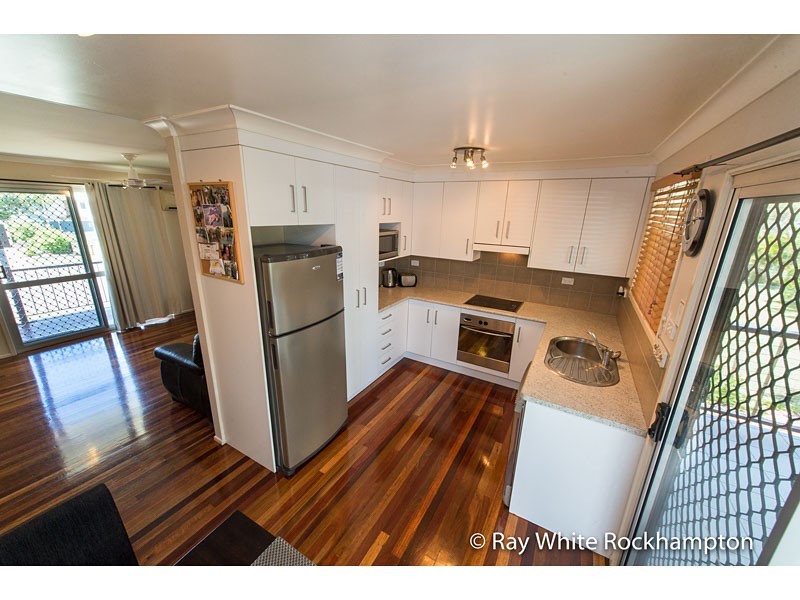 5 Buntain Street, Kawana QLD 4701