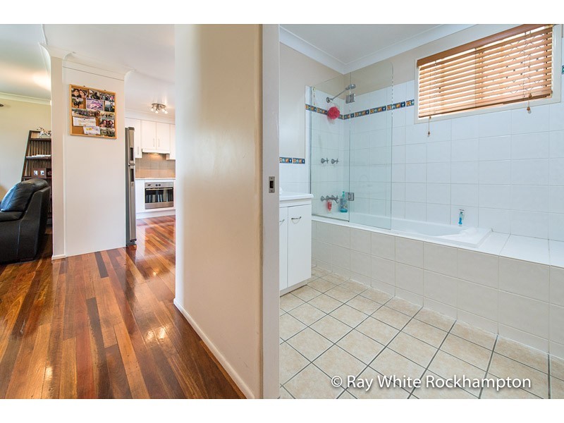 5 Buntain Street, Kawana QLD 4701