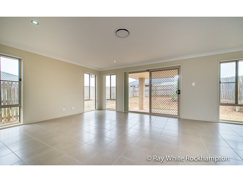 27 Leichhardt Drive, Gracemere QLD 4702