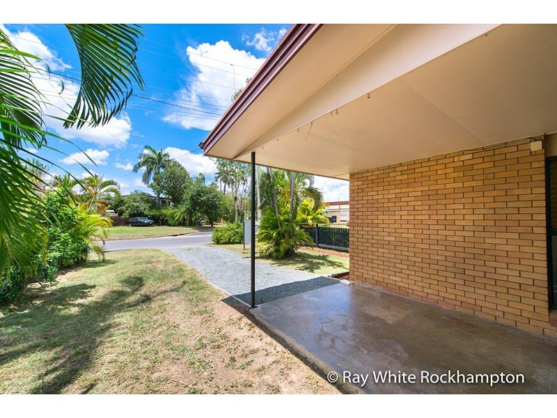 2/127 Menzies Street, Park Avenue QLD 4701