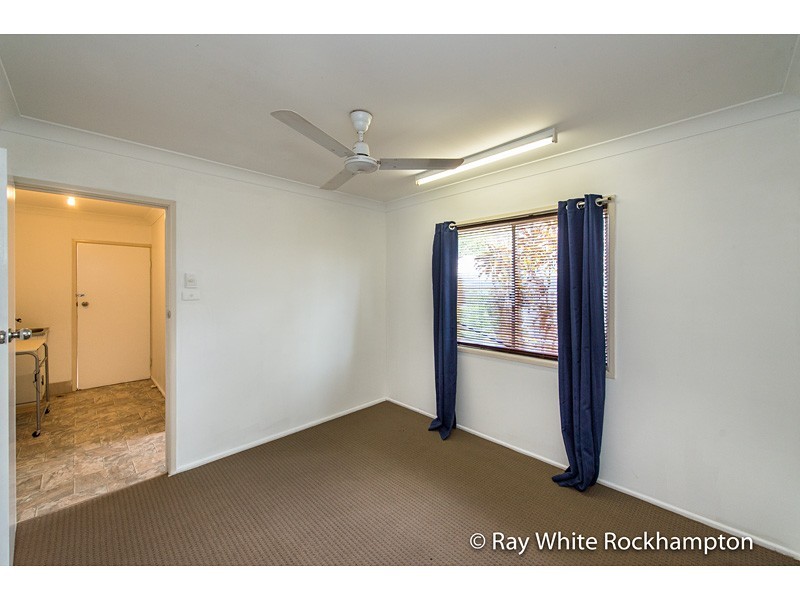 2/127 Menzies Street, Park Avenue QLD 4701