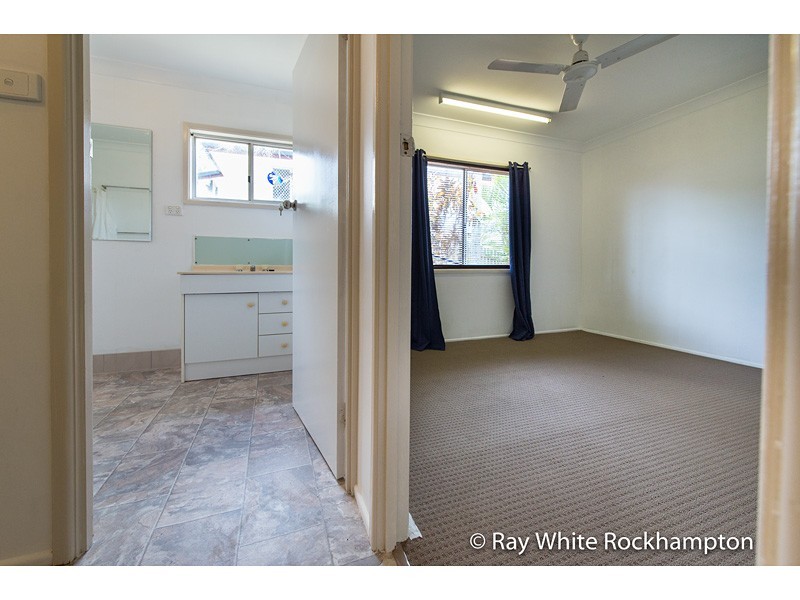 2/127 Menzies Street, Park Avenue QLD 4701