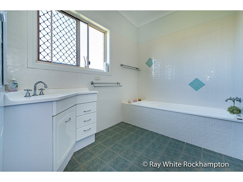 2 Jewell Court /12 Plover Street, Parkhurst QLD 4702