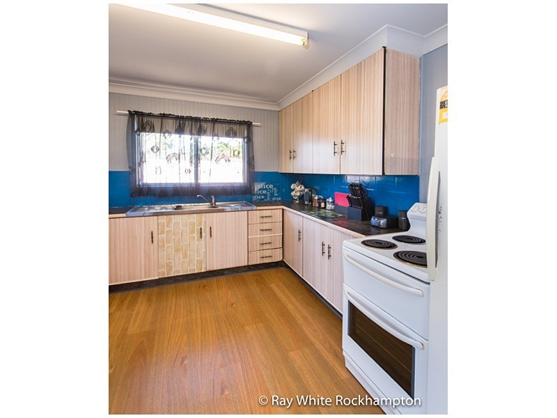 20 Stenlake Avenue, Kawana QLD 4701