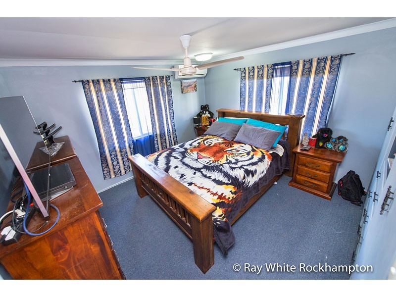 20 Stenlake Avenue, Kawana QLD 4701