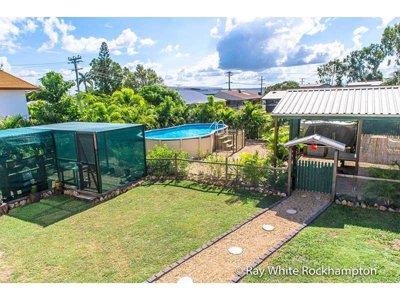 20 Stenlake Avenue, Kawana QLD 4701