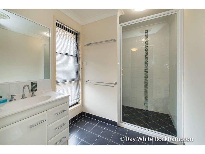 9 Trenwith Terrace, Rockyview QLD 4701