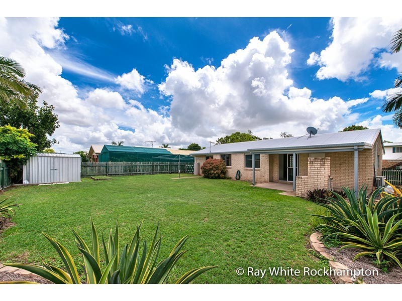 18 Bondeson Drive, Parkhurst QLD 4702