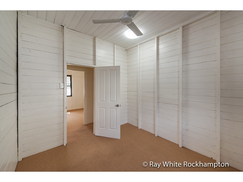 12 Lucas Street, Berserker QLD 4701